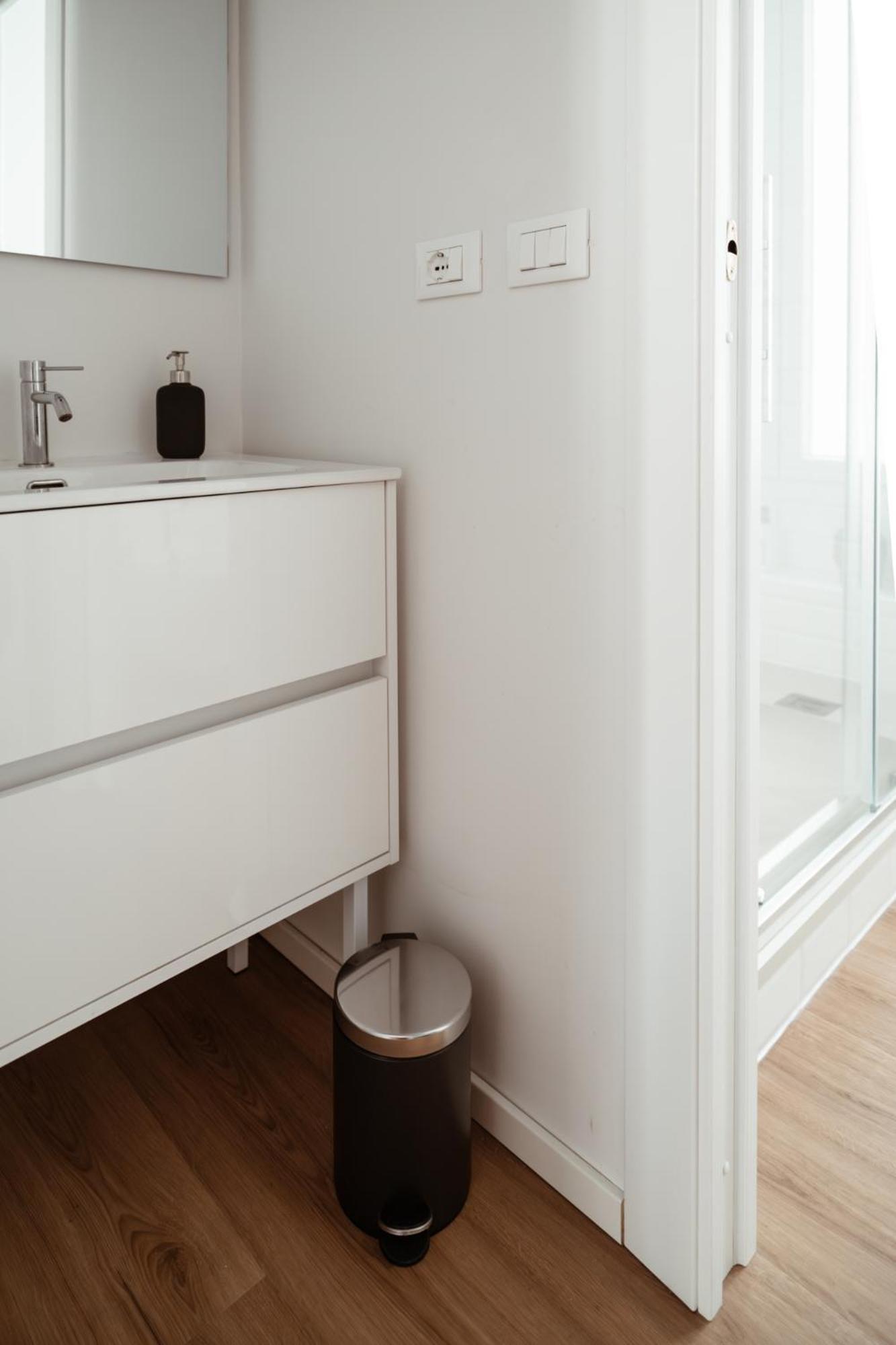 Mercanti Modern Flat - Balcony - Torino Centro Exterior photo
